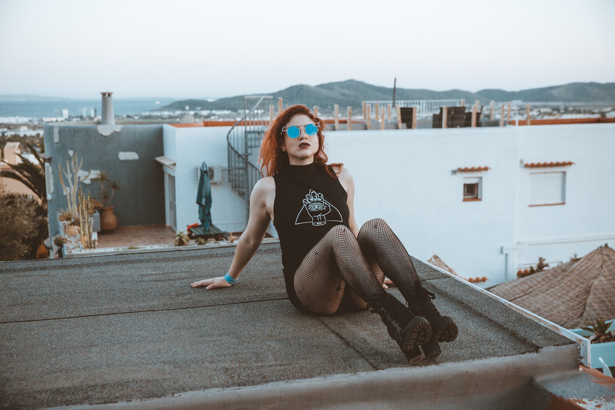 Oracle Women's Mock Neck Tank in Black